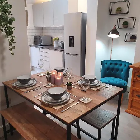 Holiday home Victoria House - 3 Bedrooms, 3 Bathrooms By Cliftonvalley Bristol