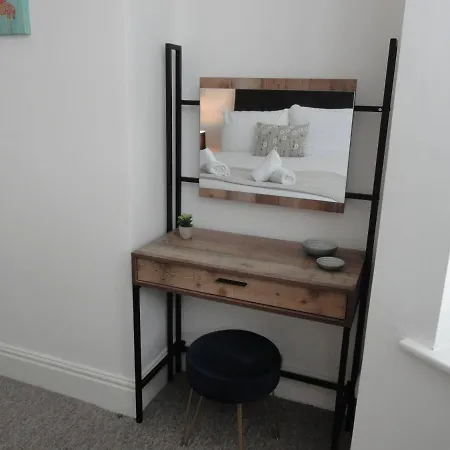 Victoria House - 3 Bedrooms, 3 Bathrooms By Cliftonvalley *