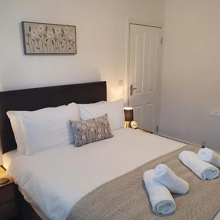 Holiday home Victoria House - 3 Bedrooms, 3 Bathrooms By Cliftonvalley