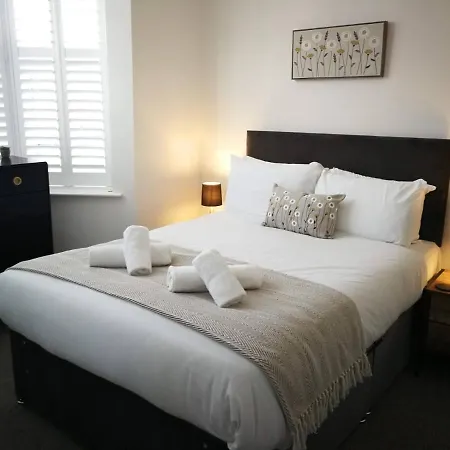 Victoria House - 3 Bedrooms, 3 Bathrooms By Cliftonvalley בית נופש בריסטול